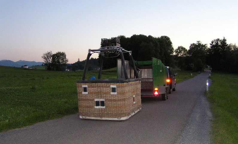 Ballonfahrt über dem Allgäu 53 Ballonfahrt Landung 85