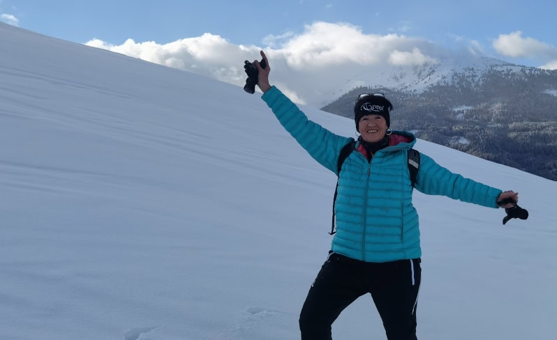 Blauer Himmel, weißer Schnee und Schneeschuhe in der Silberregion Karwendel 2 Schneeschuhwanderung 37 Walli