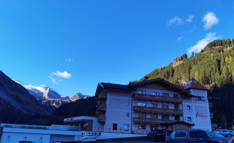 Besonderer Ausflugtipp - den Natur Eis Palast erkunden 1 Alpinhotel Berghaus 20