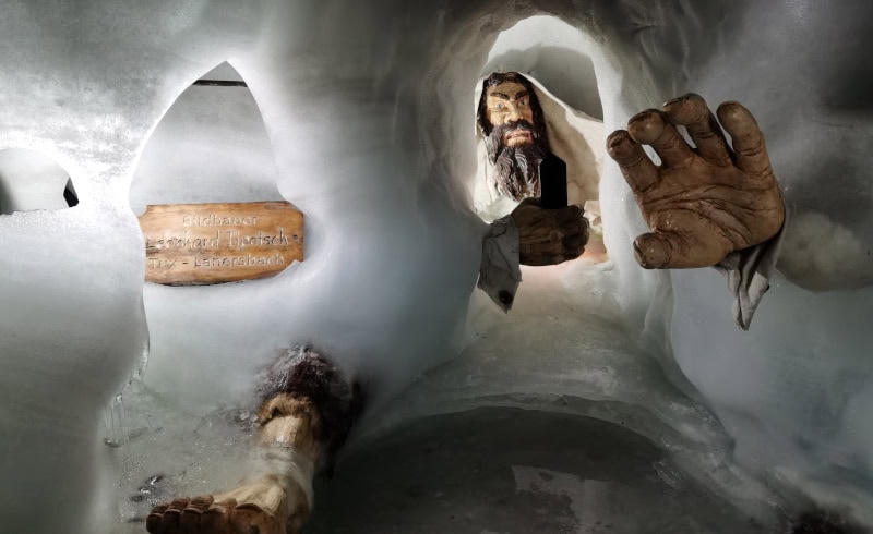 Besonderer Ausflugtipp - den Natur Eis Palast erkunden 26 Hinterduxer Gletscher 115 Natur Eispalast Tuxer Riese