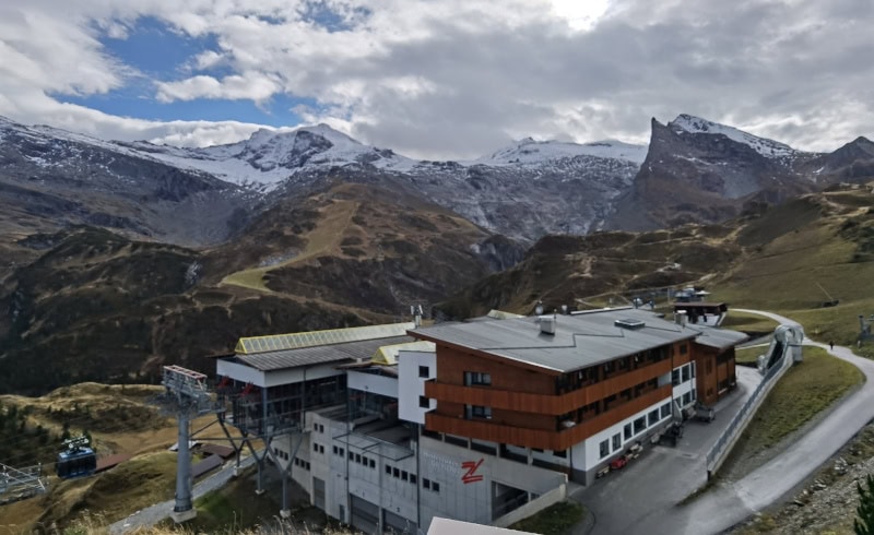 Besonderer Ausflugtipp - den Natur Eis Palast erkunden 59 Hinterduxer Gletscher 46 Mittelstation