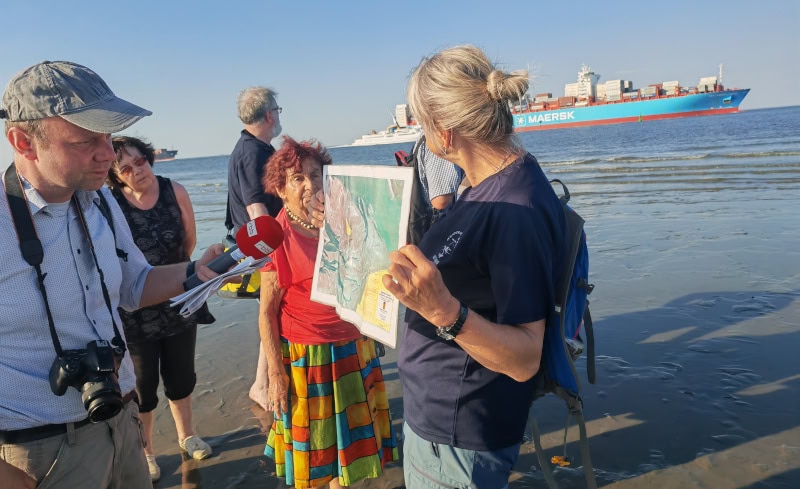 Wattwanderung in Cuxhaven am Flutsaum der Nordsee 9 Wattwanderung Nationalpark Hamburgisches Wattenmeer