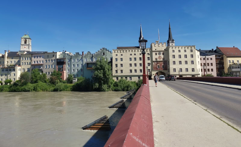 Mit dem E-Bike meine alte Wahlheimat in Oberbayern erkunden 57 Wasserburg am Inn, Rote Brücke